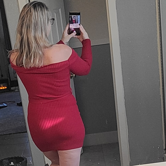 2 STUNNING SWEATER OFF SHOULDER RIBBED KNIT MINI DRESSES - Picture 4 of 16